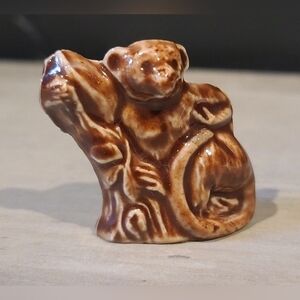 Wade England Langur Figure Shelf Sitter [ Read Details ]